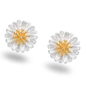 💐 925 Sterling Silver Daisy Stud earrings.